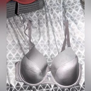 Victoria's Secret bra chrome 34C
